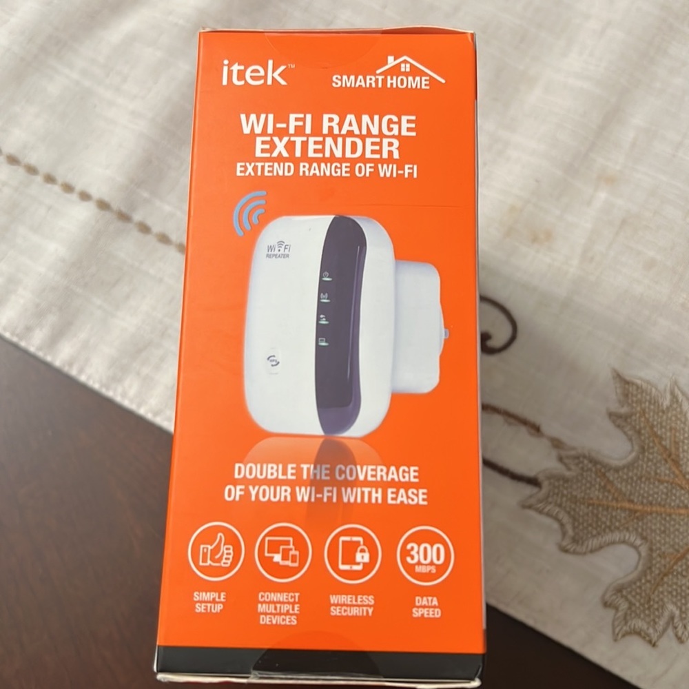 Smart Home Wi-Fi Extender - Picture 7 of 8